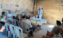İspanyol turistler, tarihi Açıksaray'ı gezdi
