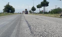 Başkan Çekiç Uyardı: Karayolları Mıcırlı Yolda Çalışma Başlattı
