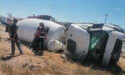 Nevşehir'de beton mikseri devrildi