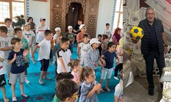 Nevşehir Güzelyurt Mahallesi'nde 1000 Çocuğa Hediye, Hafızlara Ödül!
