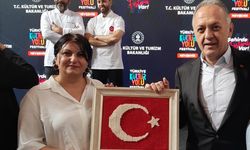 Nevşehir’de Dokunan Bayrak, Bakan Yardımcısına Takdim Edildi