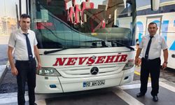 Nevşehirli Otobüs şoförüne muavinden doğum günü sürprizi ...