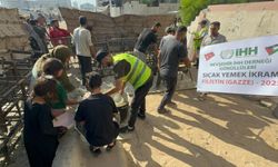 İHH Nevşehir, Gazze’de yemek dağıttı