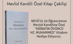 NEVÜ’den 20 Öğrenciye “Kâinatın Övüncü Hz. Muhammed” Kitabı Hediye