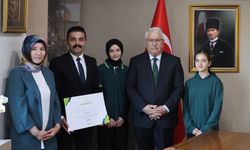 Nevşehir Gazi Ortaokulu’na “Çevre Beratı” Ödülü Takdim Edildi