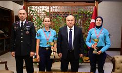 Nevşehir Jandarma Gücü Atlı Okçuluk'ta kupaları topladı