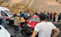 Nevşehir'de sıkışmalı trafik kazası: 6 yaralı