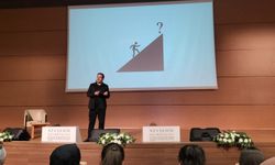 NEVÜ’de “Yolun Başında Değil, Yolun Kendisisin” Söyleşisi Gerçekleştirildi