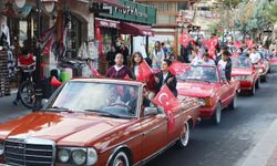 Göreme’de 29 Ekim, Klasik Otomobiller ve Atlı Kortejle Kutlandı