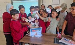 Karacaörenli Öğrenciler Harçlıklarını Gazze’ye Gönderdi