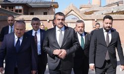 Milli Eğitim Bakanı Tekin Hacı Bektaş-ı Veli Türbesini Ziyaret Etti