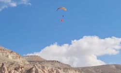 Nevşehir'de Yamaç Paraşütçülerinden Cumhuriyet Coşkusu