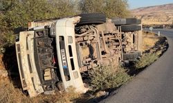 Avanos’ta Pancar Yüklü Kamyon Devrildi