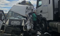 Nevşehir’de Tır ile Tarım İşçilerini Taşıyan Minibüs Çarpıştı: 9 Yaralı