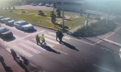 Nevşehir'de Polis Teyzenin Elinden Tutup Karşıya Geçirdi