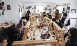 NEVÜ Öğrencileri Uygulamalı “Dokuma Atölyesi” Etkinliğine Katıldı