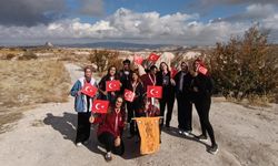 NEVÜ İzci Kulübü’nden “Nostalji” Temalı Temel Eğitim Kampı ve Cumhuriyetin 102. Yılı Yürüyüşü