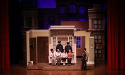 "Yanlış Pencere" Adlı Tiyatro Oyunu NEVÜ’de Sahnelendi