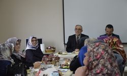 Nevşehir'de Filistin İçin Hayır Çarşısı Görevlilerine Teşekkür