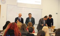 Japonca, Rusça ve Çince Öğrencileri NEVÜ Rektörüyle Bir Araya Geldi