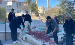 Mazlumların İyilik Mühendisi Tarık Kesekçi Kabri Başında Anıldı