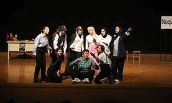 NEVÜ’de “Tersine Dünya” Tiyatro Oyunu Sahnelendi