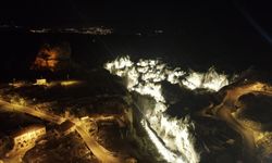 Kapadokya'nın Merkezi Ortahisar’da Vadiler Işıklandı