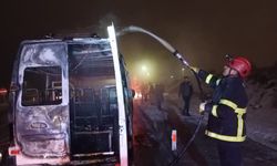 Ürgüp'te alev alan minibüs küle döndü