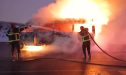 Ürgüp'te alev alan minibüs küle döndü