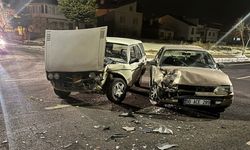 Nevşehir Uçhisar’da Trafik Kazası: İki Otomobil Çarpıştı