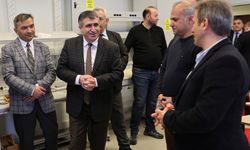 Rektör Aktekin Mühendislik-Mimarlık Fakültesi Laboratuvarlarında İncelemelerde Bulundu