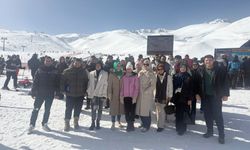 NEVÜ Üniversiteli Aktif Gençlik Kulübü’nden Erciyes’te Kış Etkinliği