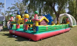 Etkinlikler FİB Organizasyonu ile Şenleniyor: Dev Şişme Oyun Parkuru Hizmeti