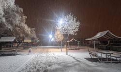 Nevşehir’de Kar Etkili Oluyor: Cadde ve Sokaklar Beyaza Büründü