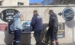 Uçhisar’da Yönetmeliğe Aykırı Tabelalar Kaldırılıyor