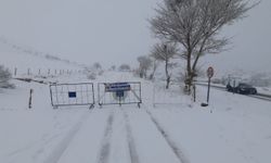 Ürgüp’te Topuz Dağı Yolu Yoğun Kar Nedeniyle Trafiğe Kapatıldı