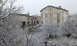 Nevşehir’de Kar Etkili Oluyor: Cadde ve Sokaklar Beyaza Büründü