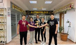 Kort Tenisinde Şampiyon Altınyıldız