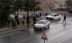 Nevşehir’de Kavşakta Maddi Hasarlı Trafik Kazası