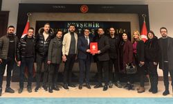 Nevşehir Berberler Odası Başkanı Yusuf İbiş mazbatasını aldı