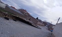 Nevşehir Karapınar’da fırtına ağılın çatısını uçurdu