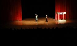 NEVÜ Öğrencileri Tahir ile Zühre’nin Trajik Aşkını Tiyatroseverlerle Buluşturdu