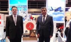 Hong Kong Başkonsolosu Evcin’den NEVÜ’nün APAIE 2026 Standına Ziyaret