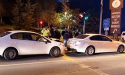 Nevşehir’de Işıklarda Kaza: 2 Kişi Yaralandı