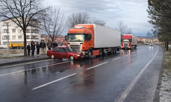 Nevşehir Avanos’ta Tır ile Otomobil Çarpıştı