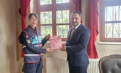 İl Müdürü Selçuk’tan Göreme’de Kadın Jandarmalara 8 Mart Sürprizi