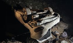 Nevşehir’de Yağışlı Yolda Otomobil Şarampole Devrildi