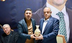 Başkan Arı’dan Öbekli Ailesinin İftar Çadırına Ziyaret