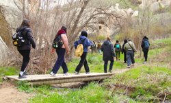 NEVÜ Ailesi Gomeda Vadisi Yürüyüşünde Buluştu