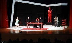 “Bernarda Alba'nın Evi” NEVÜ’de Tiyatroseverlerle Buluştu